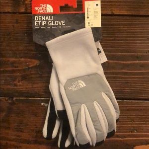 The North Face women’s Denali E tip glove
